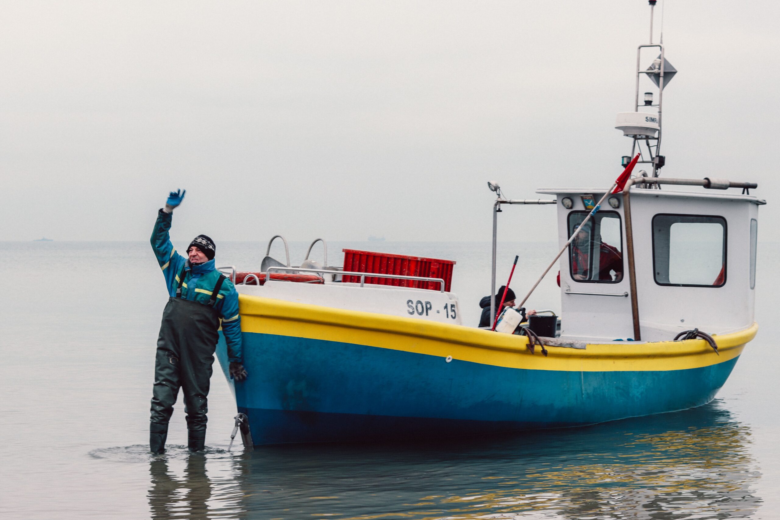 Mer Baltique : pêcheurs cherchent poissons désespérément