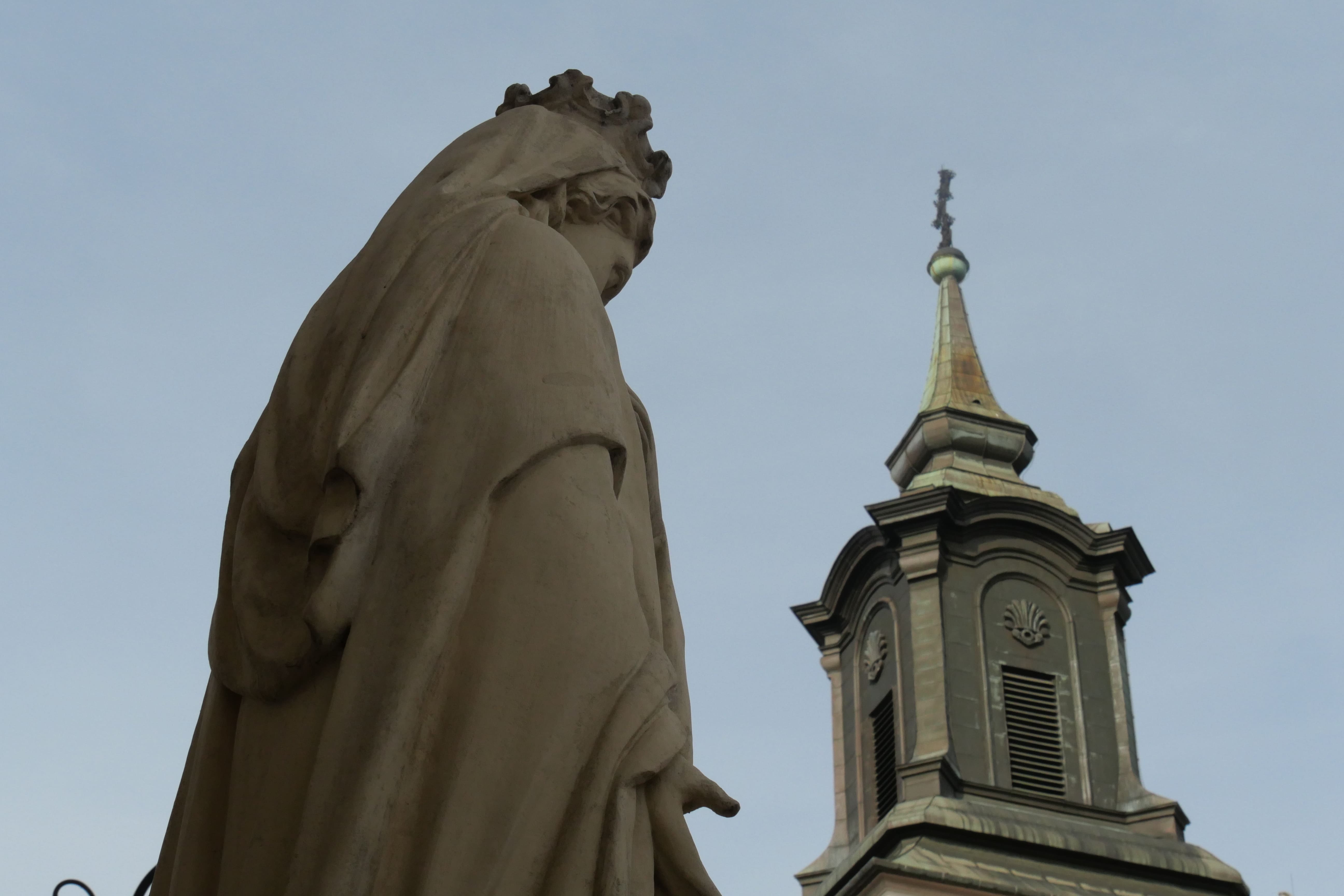 « C’est David contre Goliath » :   à Varsovie, les catholiques face à une Église toute-puissante