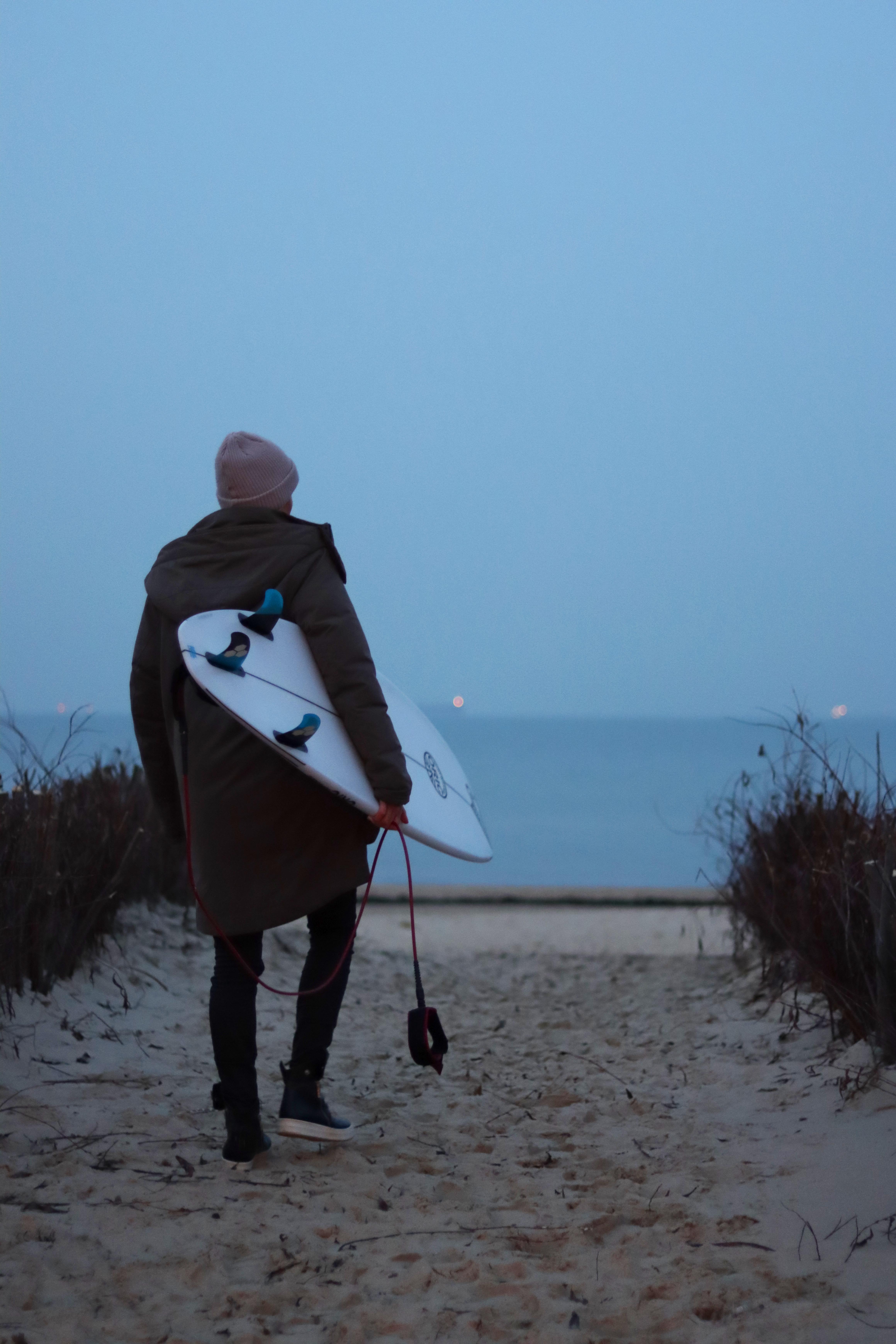 Les surfeurs givrés de la Baltique